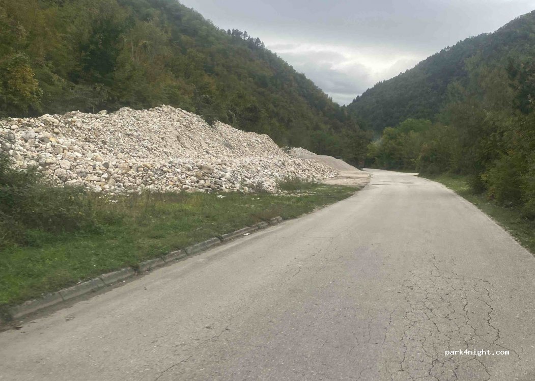 (88400) Polje Bijela - Unnamed Road — foto
