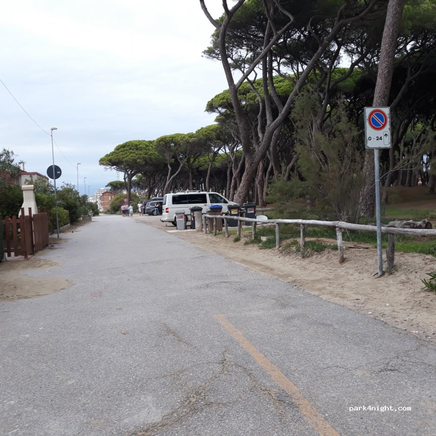 (58022) Follonica - 71 Via Spiaggia di Levante — foto 2