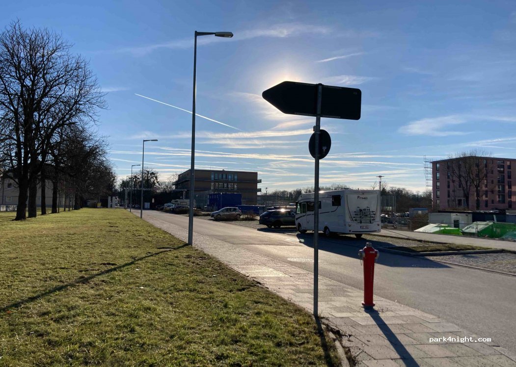 (80992) München - Emmy-Noether-Straße — foto 3