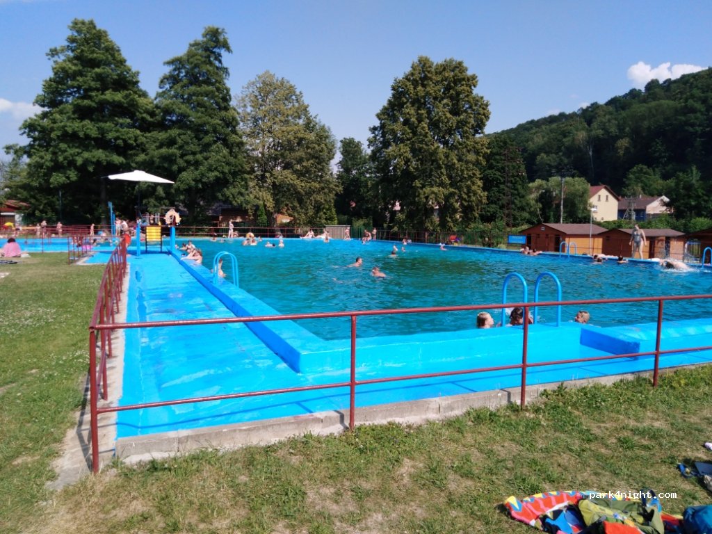 Thermal pool in Benesov nad Ploucnici — foto