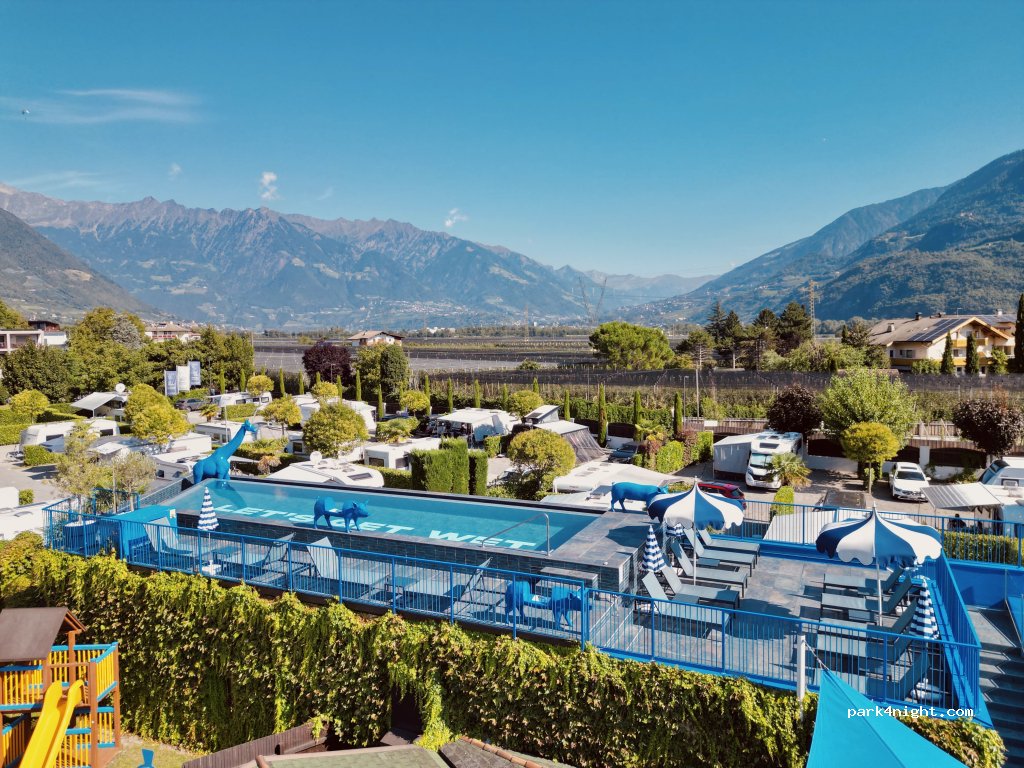 Schlosshof Luxury Camping Resort ***** 5 stars — foto 4