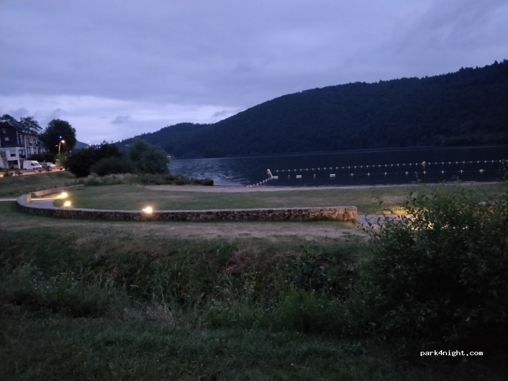 (63790) Chambon-sur-Lac - unnamed road — foto 2