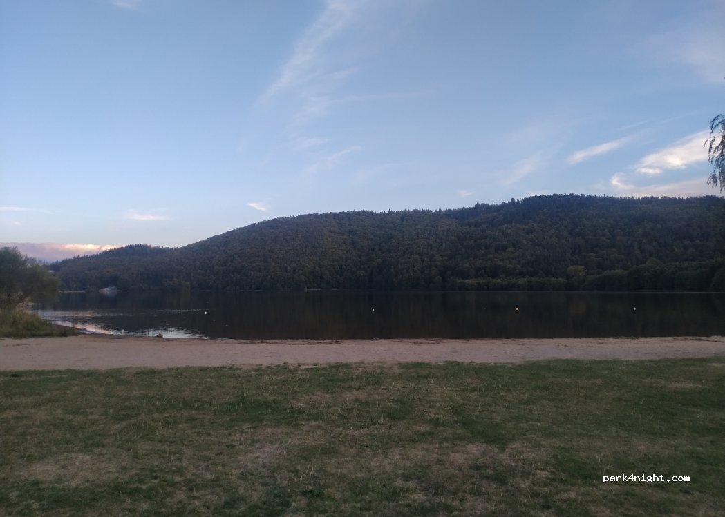 (63790) Chambon-sur-Lac - unnamed road — foto 4