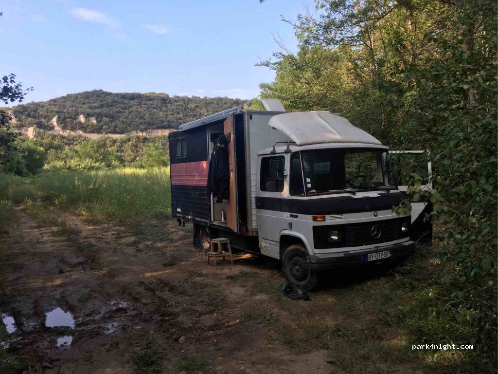 (30630) Montclus - Chemin de la Grange — foto