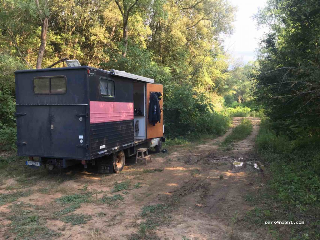 (30630) Montclus - Chemin de la Grange — foto 2