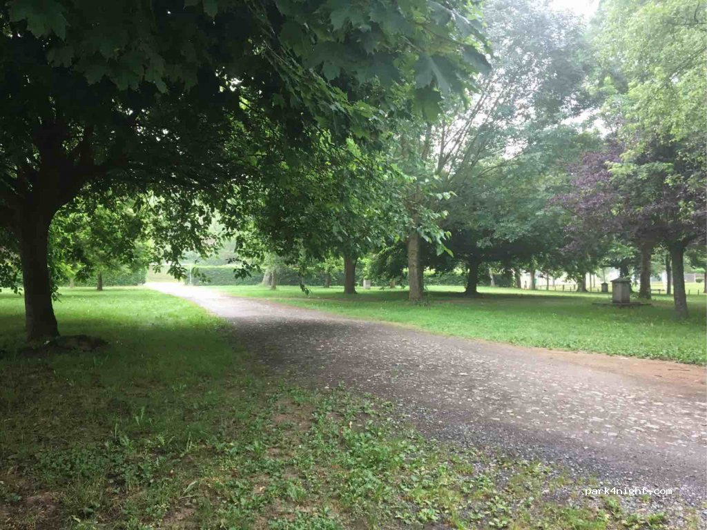 Aire de camping-car Labarthe-Rivière — foto