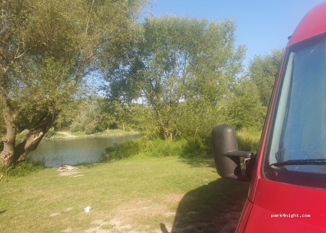 (927 05) Dlhá nad Váhom - unnamed road — foto 3