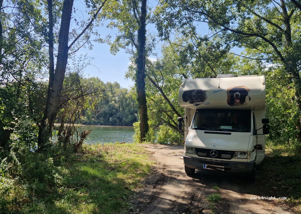 (927 05) Dlhá nad Váhom - unnamed road — foto 4