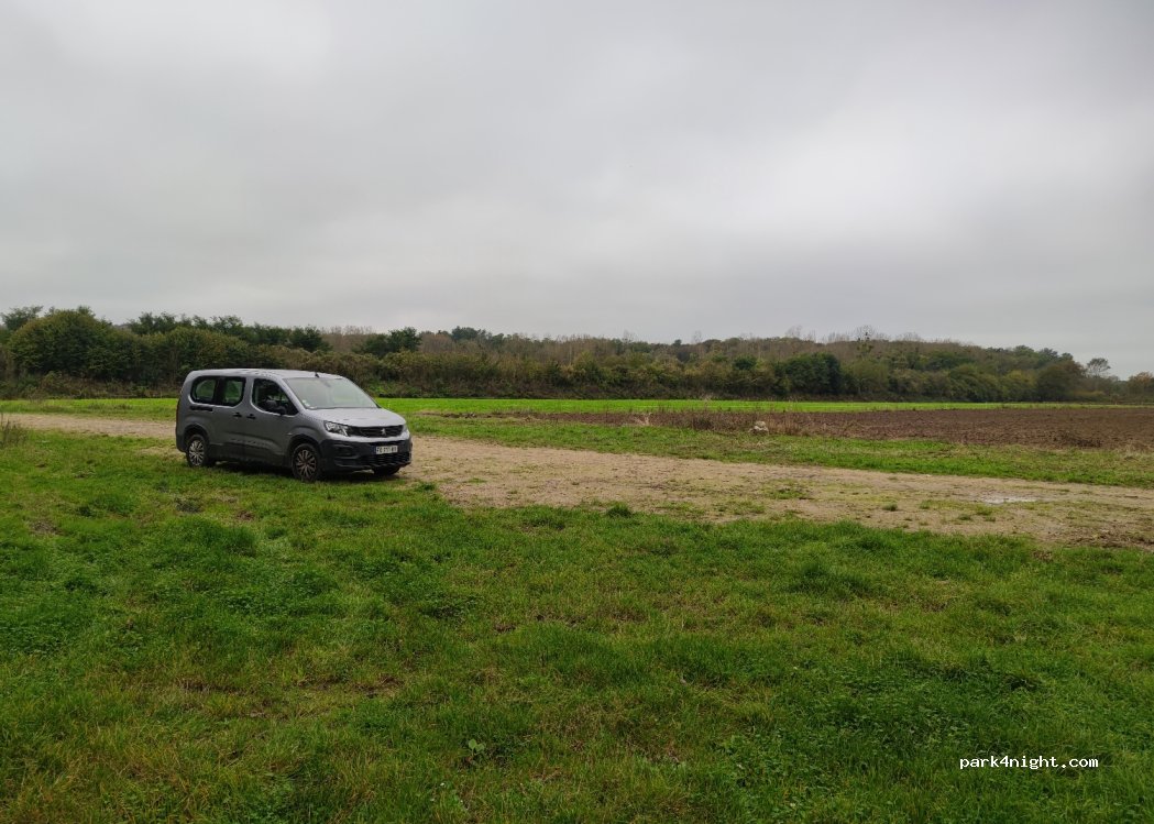 (02200) Venizel - Unnamed Road — foto 5