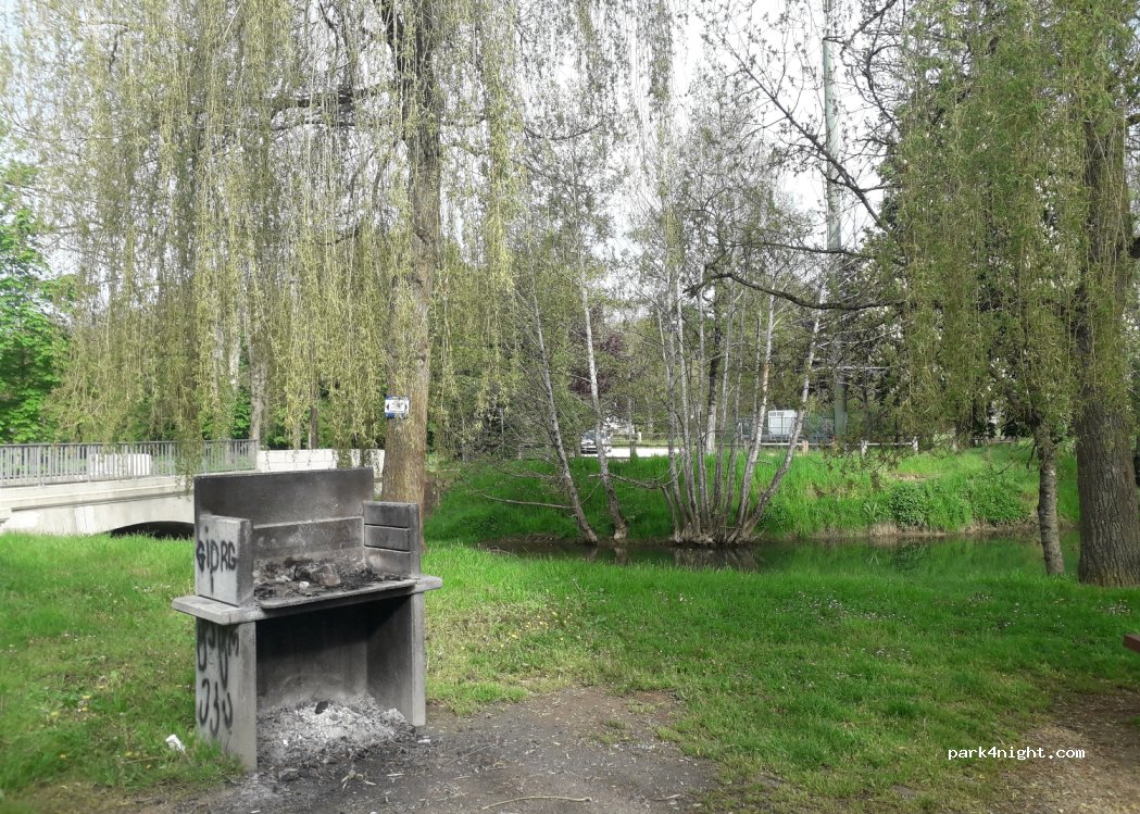 (52000) Chamarandes-Choignes - Place du Tilleul — foto 2