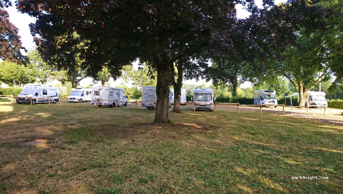 (85700) La Pommeraie-sur-Sèvre - rue des ponts — foto