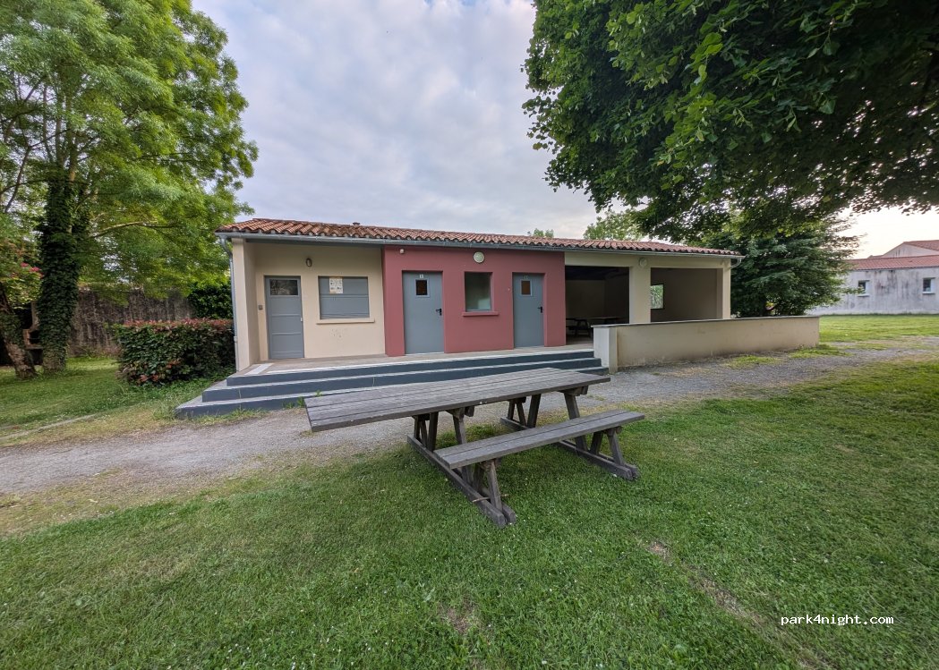 (85700) La Pommeraie-sur-Sèvre - rue des ponts — foto 5