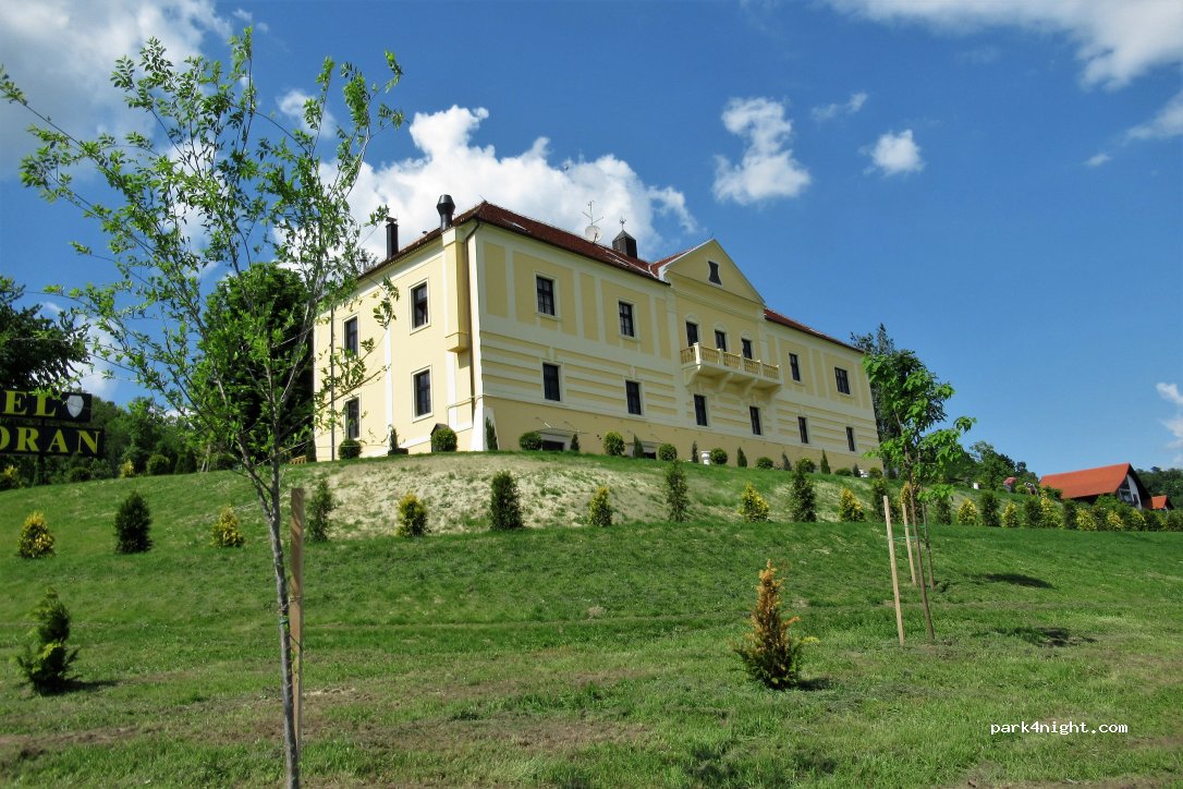 Dvorac Gjalski — foto