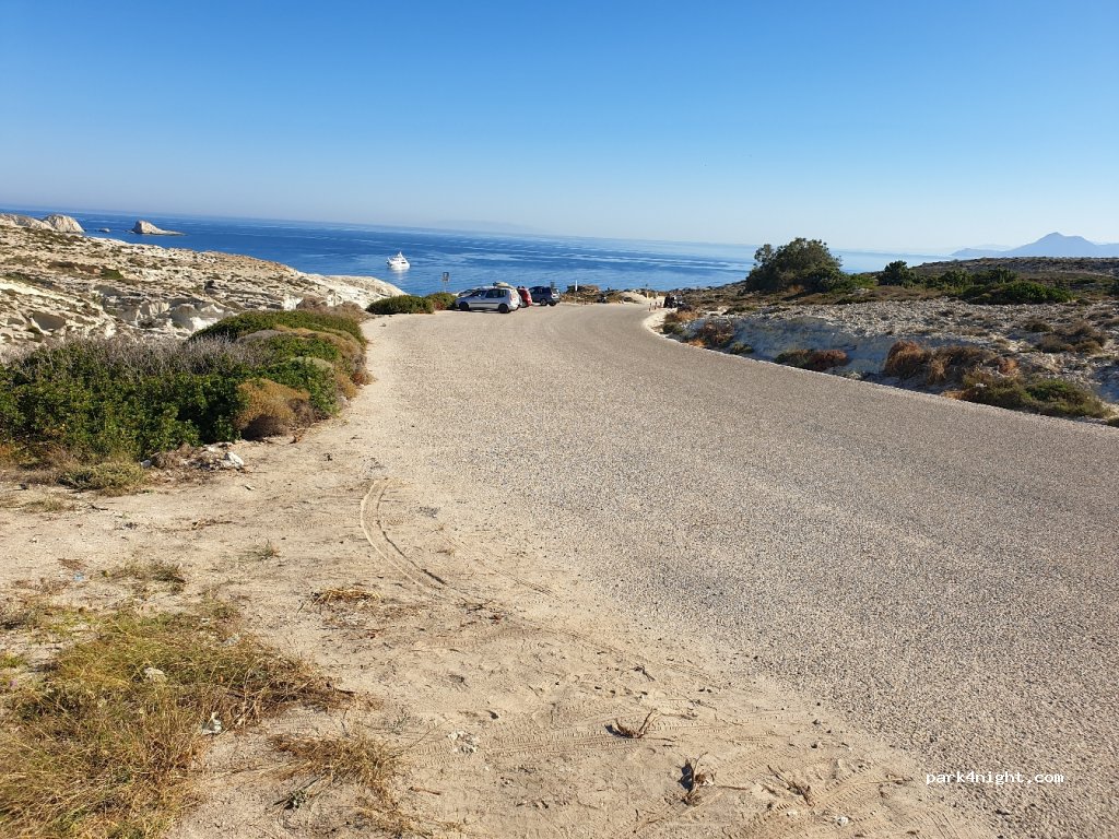 (848 00) Plaka - Unnamed Road — foto