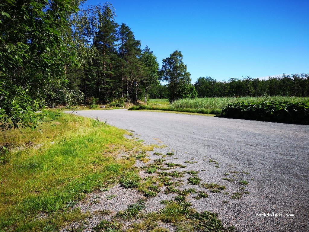 (613 41) Oxelösund - Våtmark parkeringen — foto 3