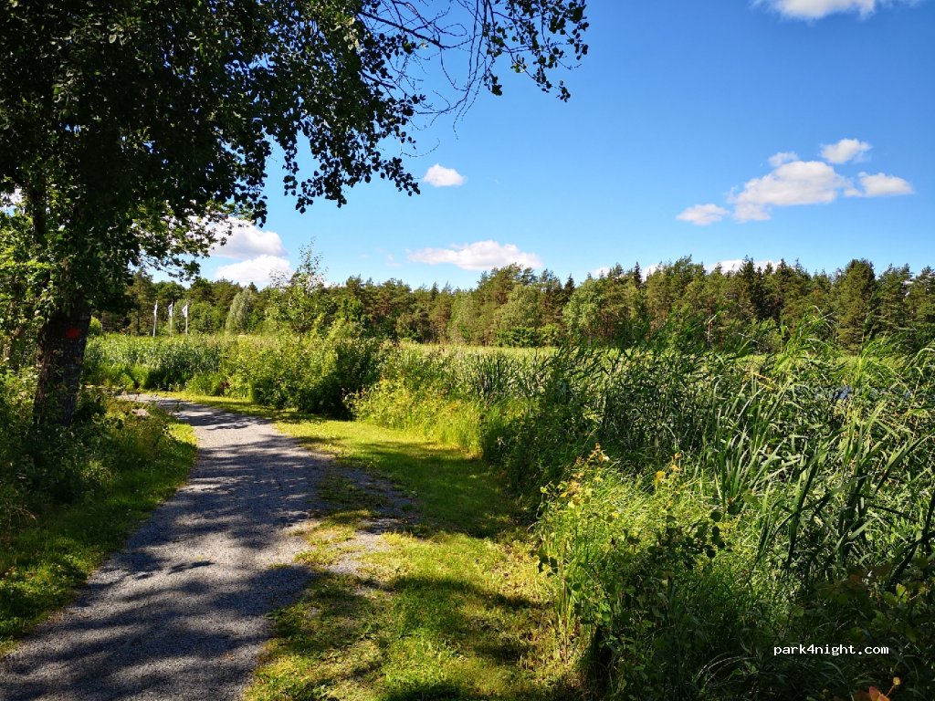 (613 41) Oxelösund - Våtmark parkeringen — foto 4