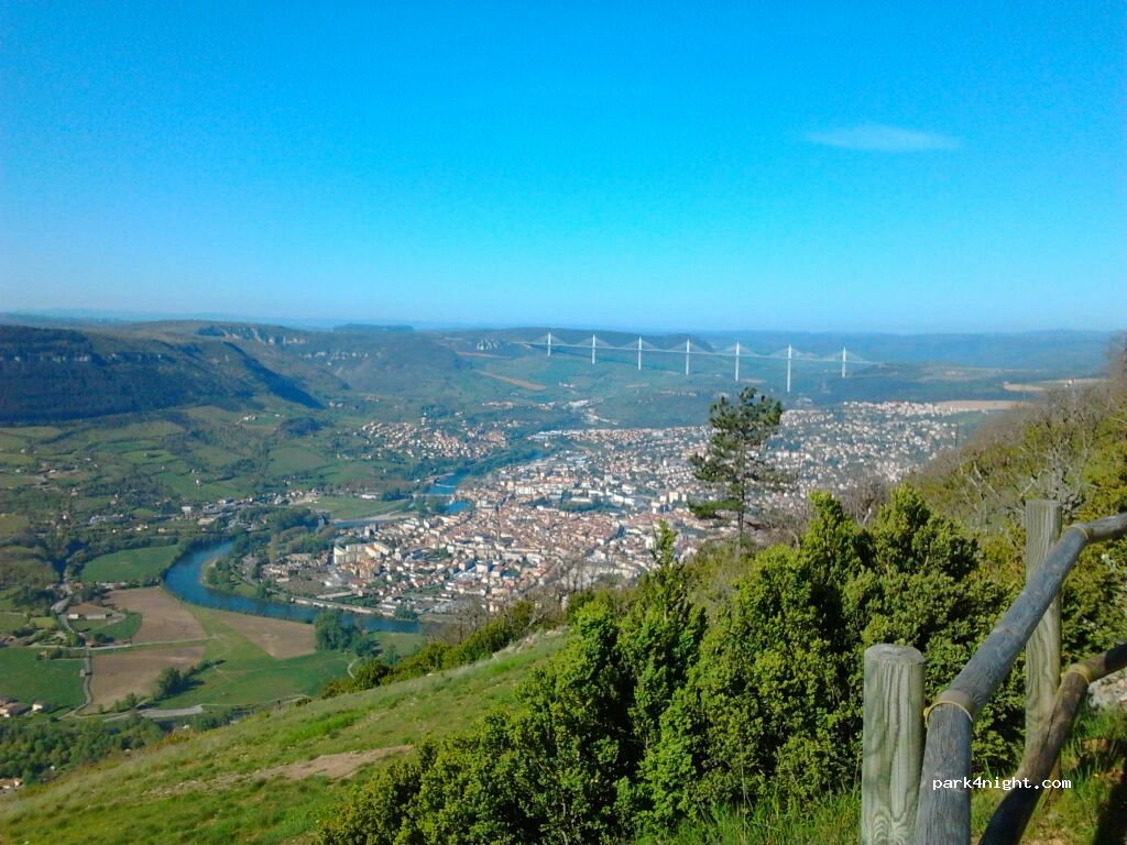 (12100) Millau - 3324-3560 Rue du Causse Noir — foto 2