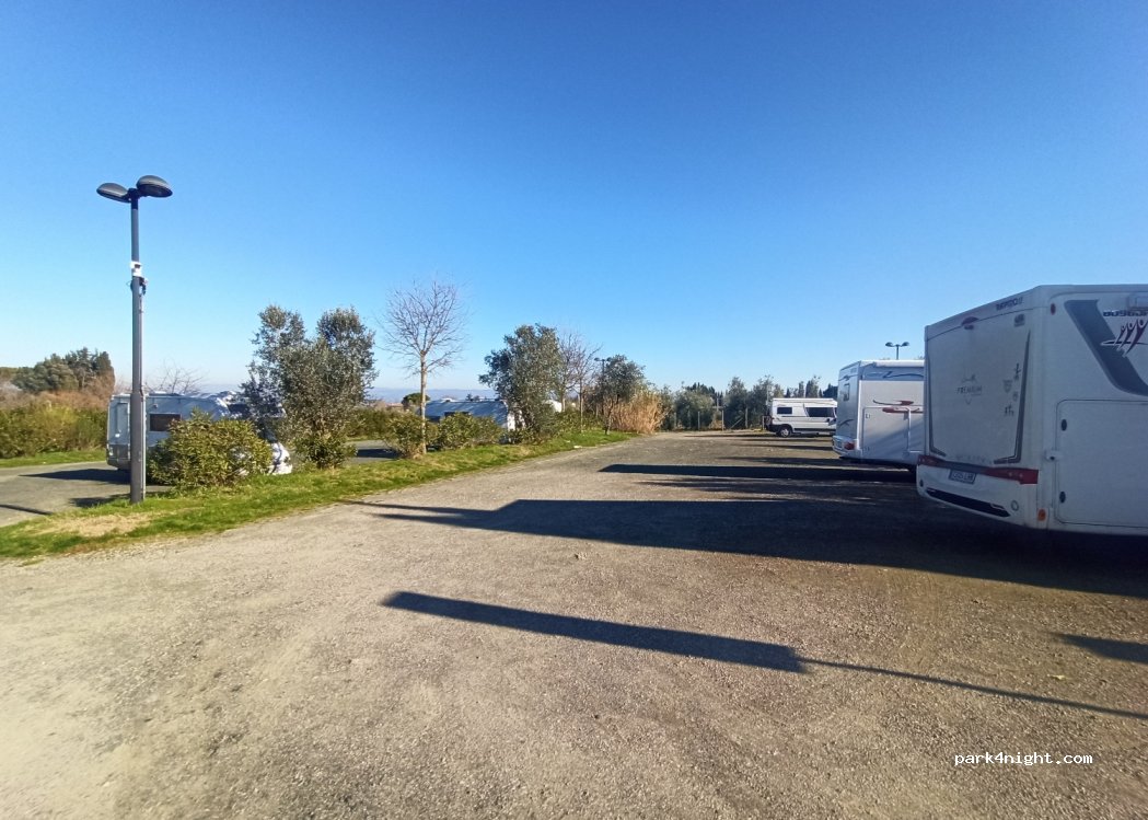 Area di Sosta camper S. Lucia — foto 4