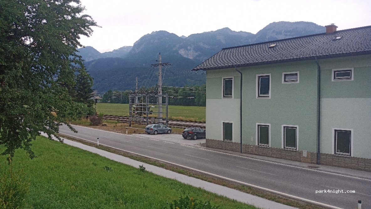 (8967) Ennsling - Höhenfeld-Bahnhof Haus — foto