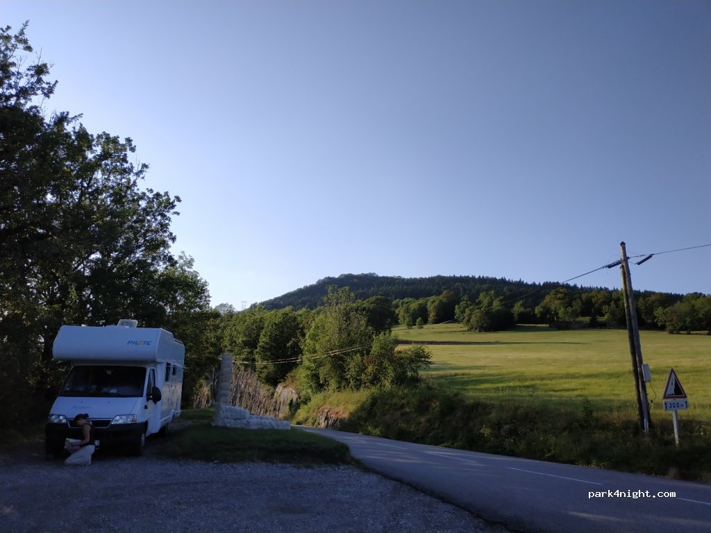 (01200) Montanges - 40-139 Chemin des Champs — foto