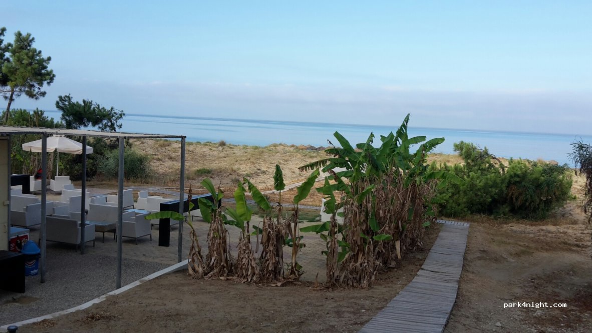 (270 50) Kastro - Unnamed Road — foto
