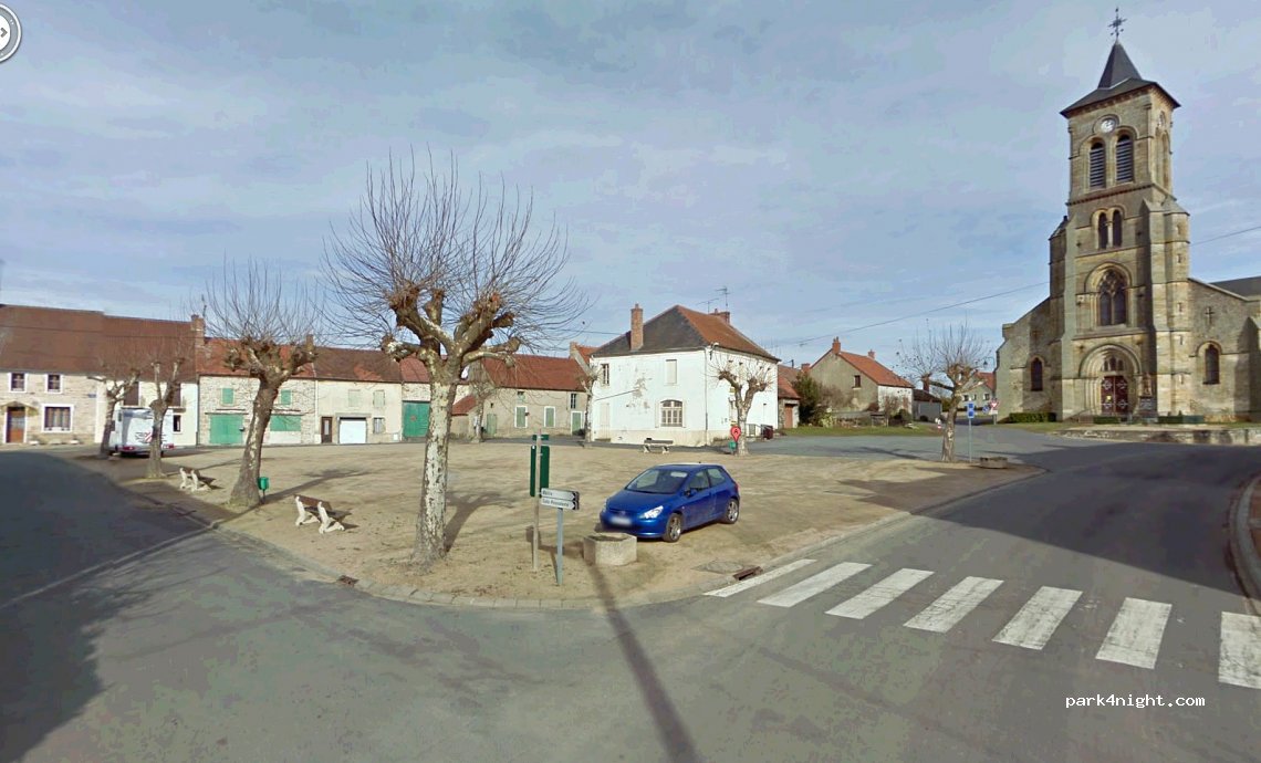 (03170) Montvicq - Place de l'Église — foto