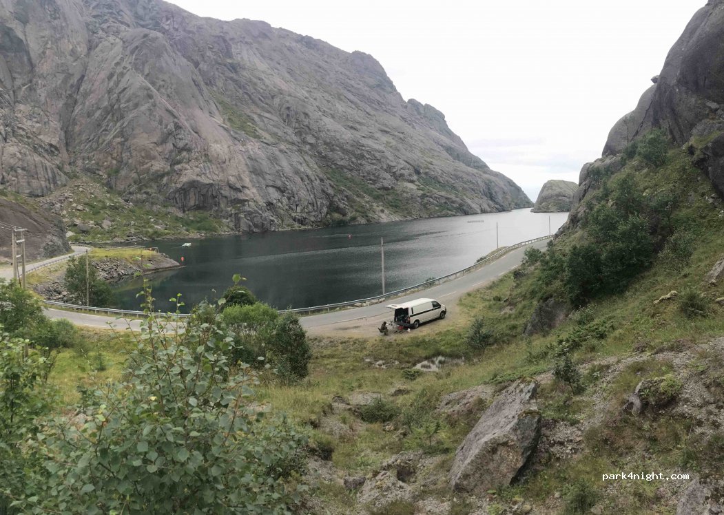 (8380) Bottelvika - 44-35 Sekundær Fylkesveg 807 — foto 2