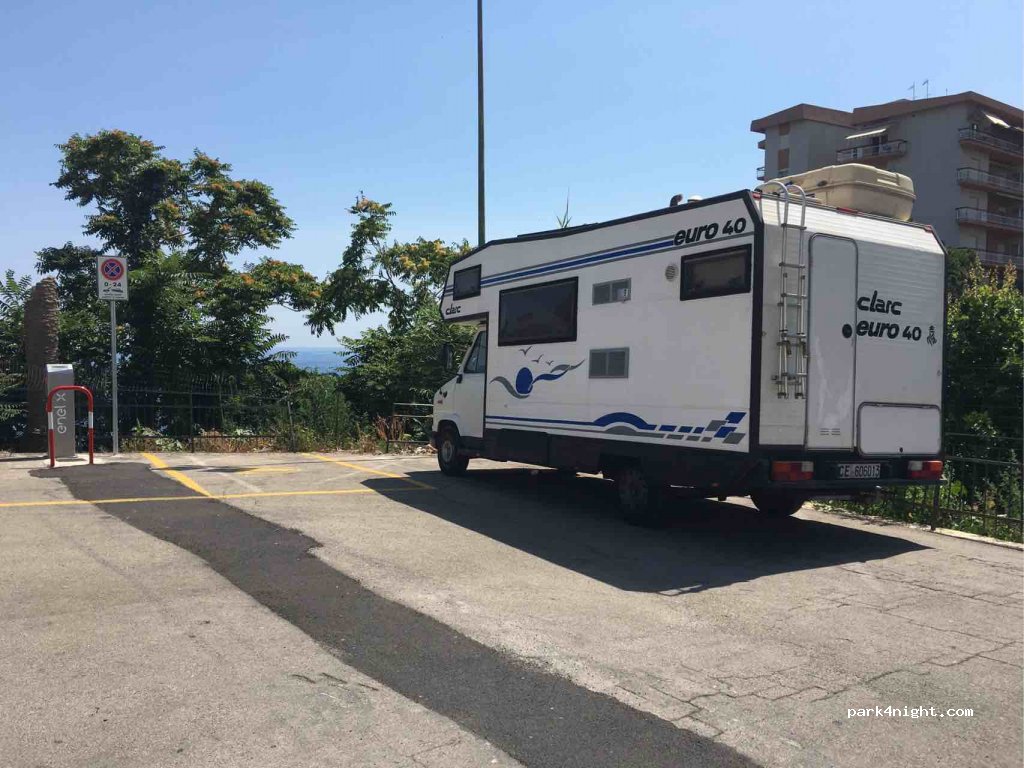 (98077) Santo Stefano di Camastra - 2 Via Nazionale — foto