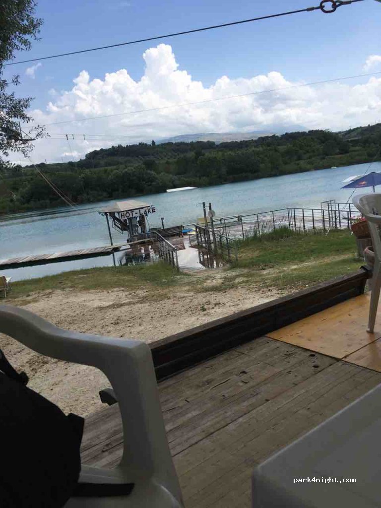 Hot Lake Cable Park - Manopello — foto