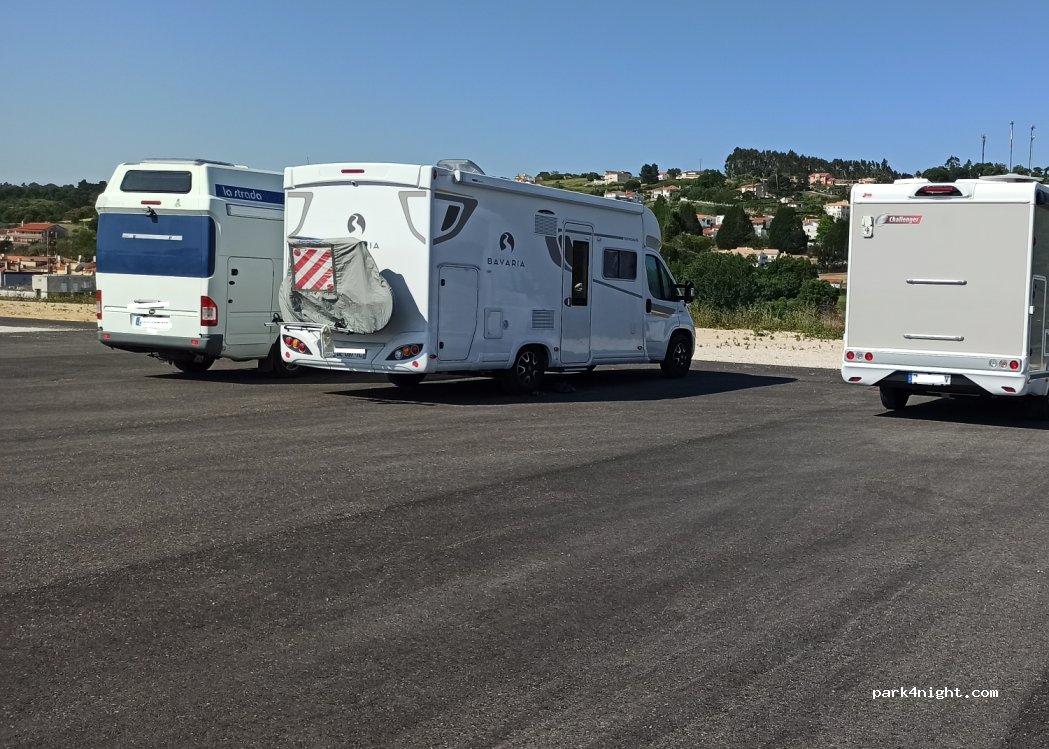 () Alcobaça - 21 Avenida dos Combatentes — foto 3