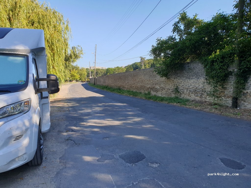 (91350) Grigny - 17 Chemin du Clotay — foto