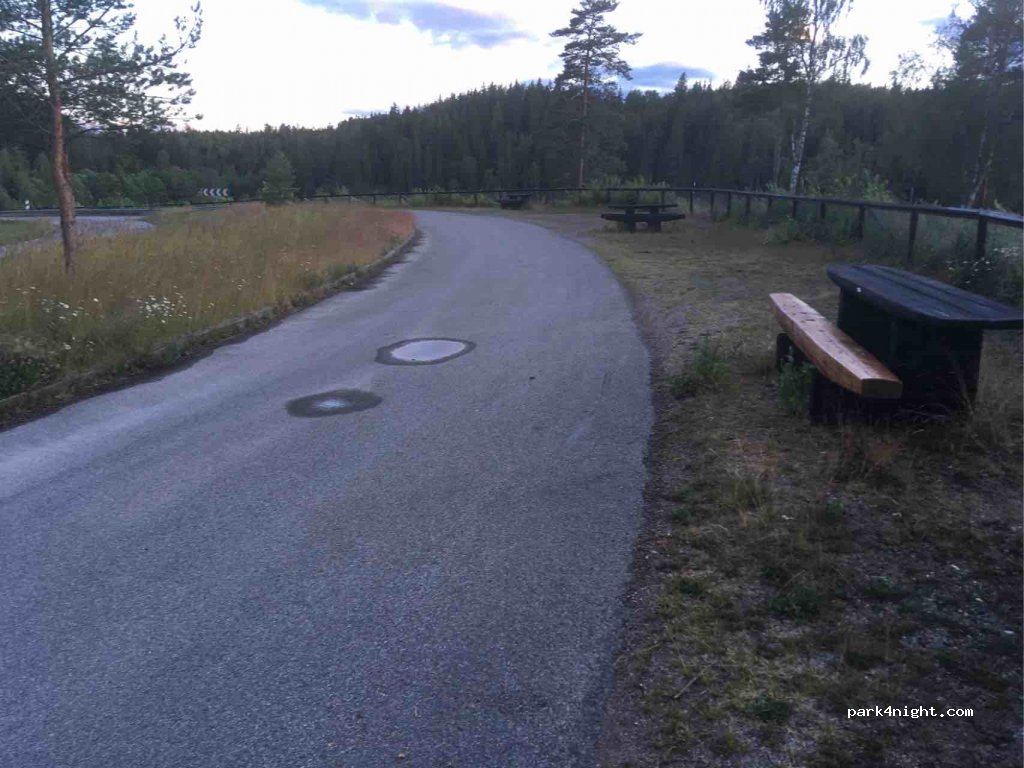 (666 91) Brâtnäs - Unnamed Road — foto 2