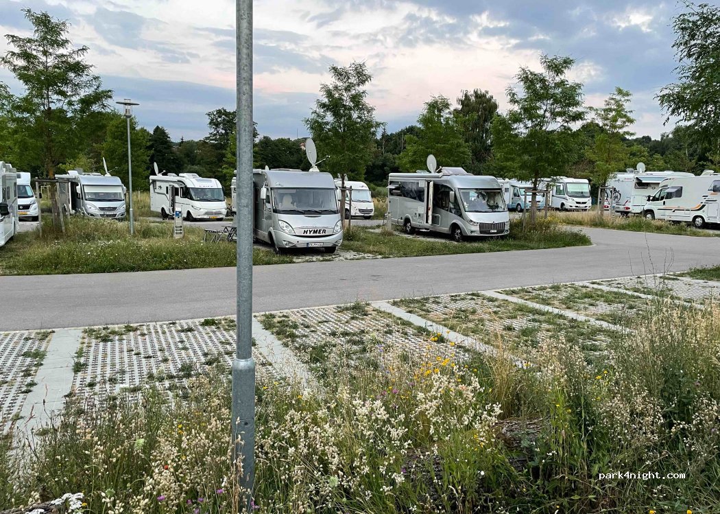 Wohnmobilstellplatz P5 Larrieder Straße — foto 3