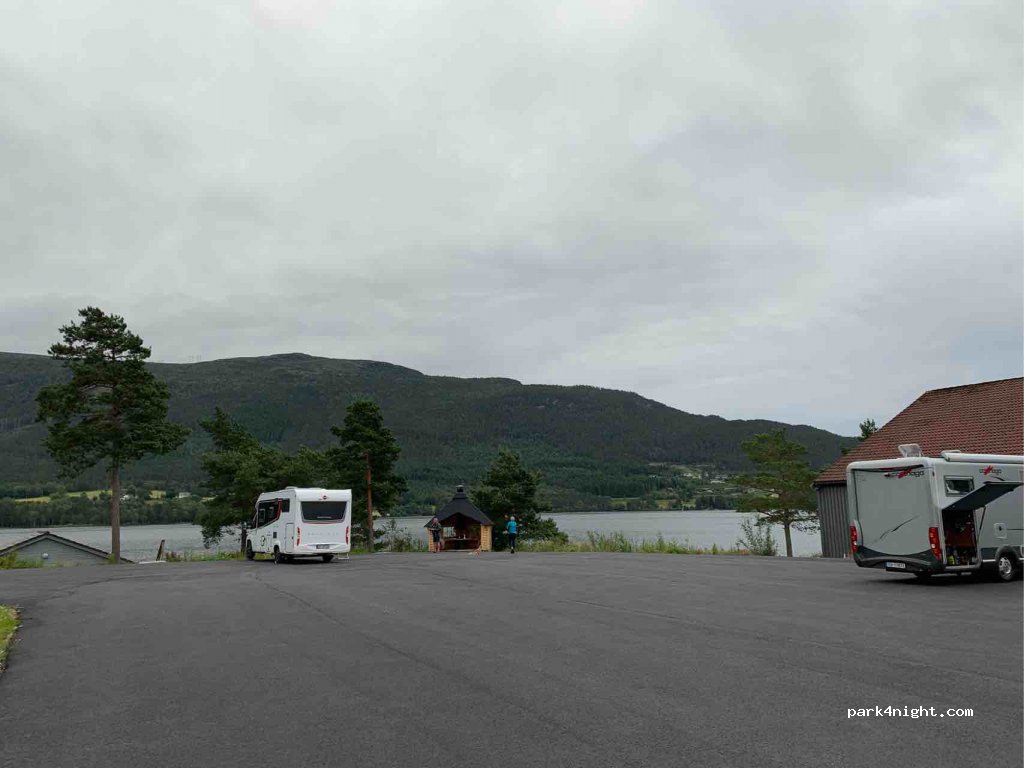 Husnes Camping og Gry Helge's Bar & Restaurant — foto 2