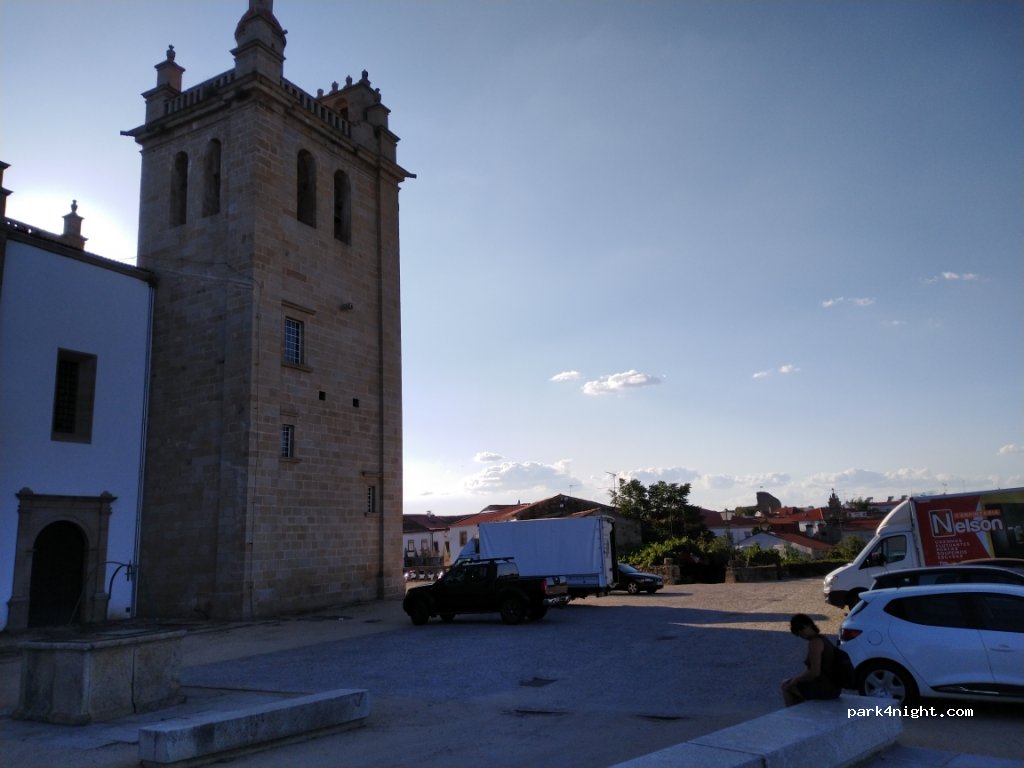 (5210) Miranda do Douro - Largo da Sé — foto 2