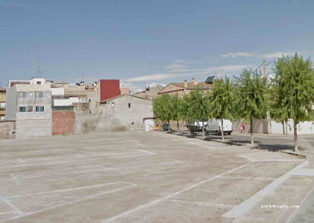 (17761) Cabanes - 11 Plaça de la Torre — foto