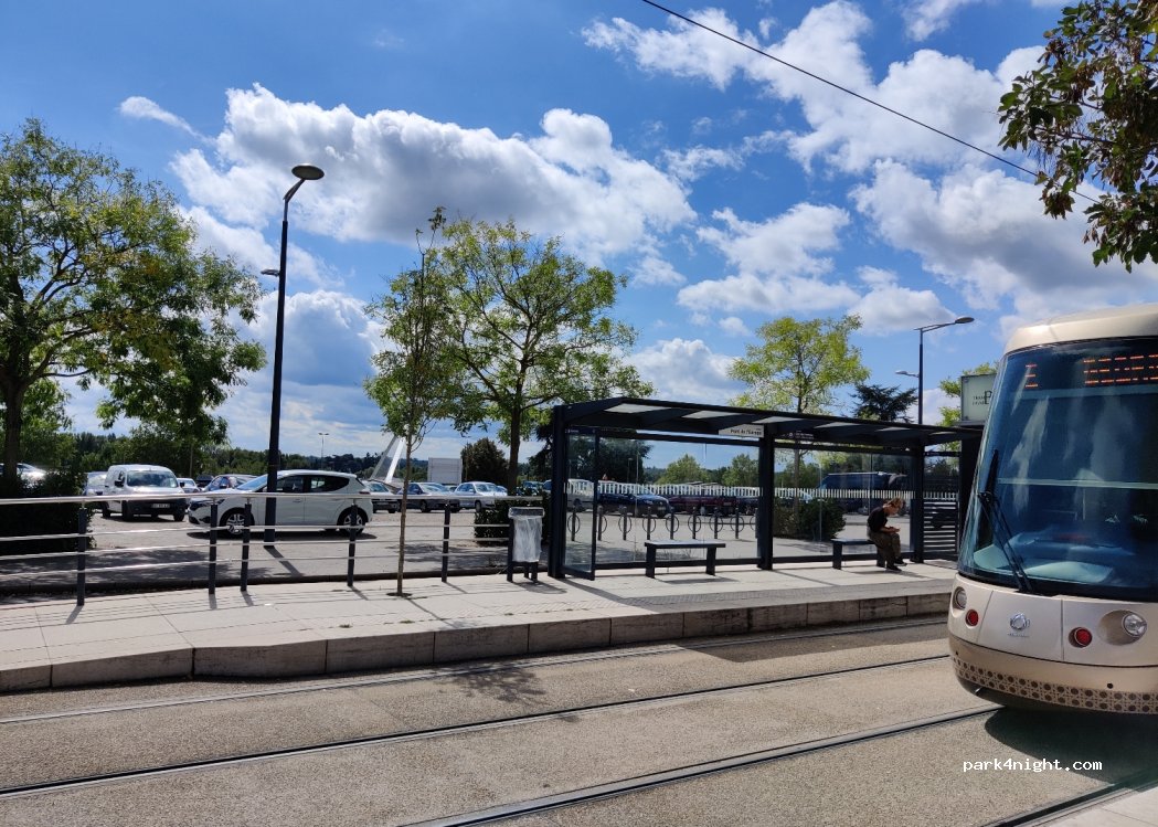(45000) Orleans - 9425 Rue du Faubourg Madeleine — foto 2