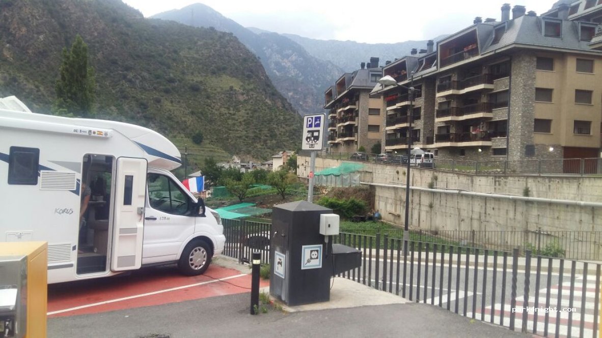 Motorhome Parking Andorra — foto 2