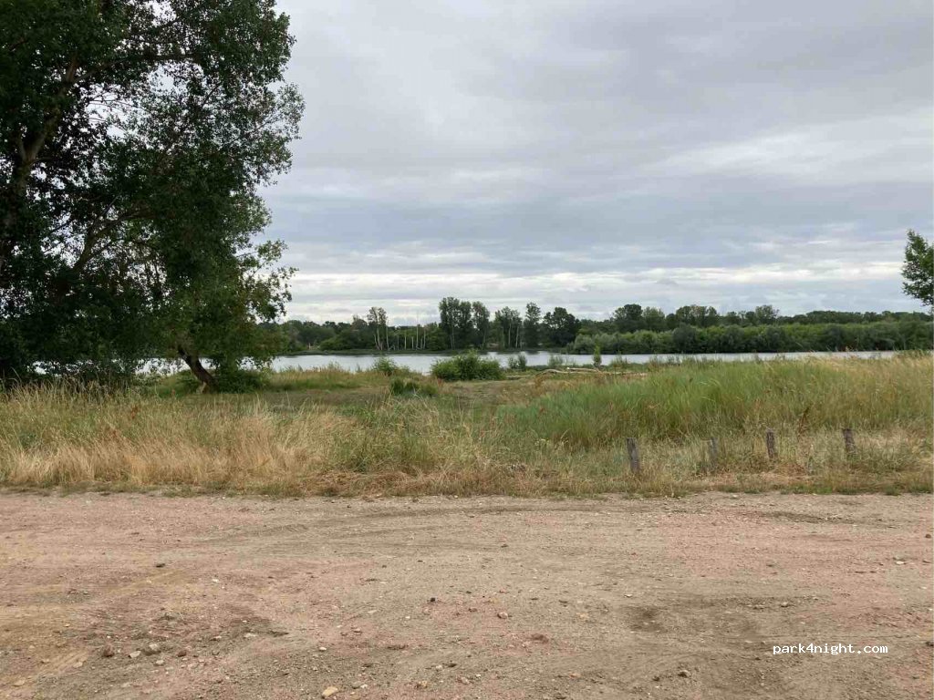 (45600) Guilly - Unnamed Road — foto
