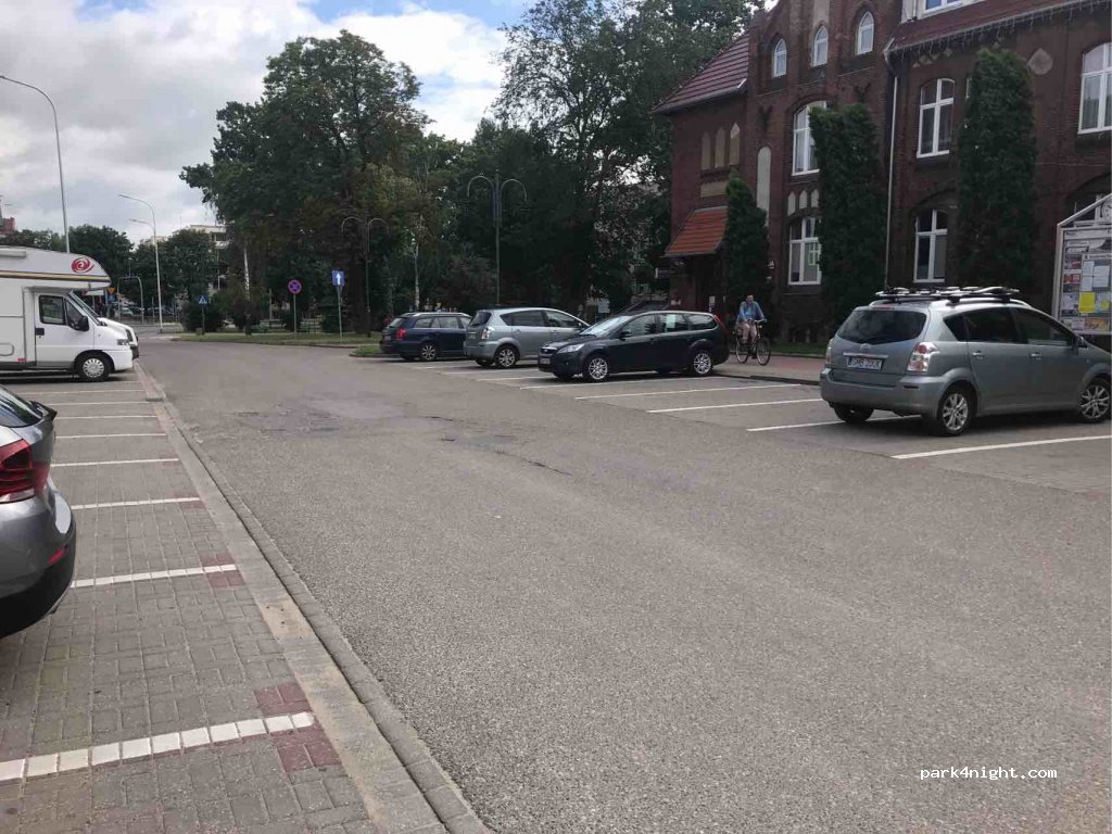 (82-200) Malbork - 67 Plac Słowiański — foto 2