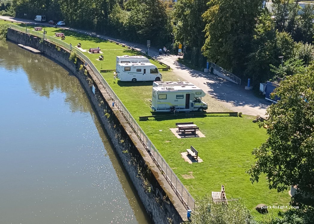 Wohnmobilstellplatz Am Weserhafen — foto 2