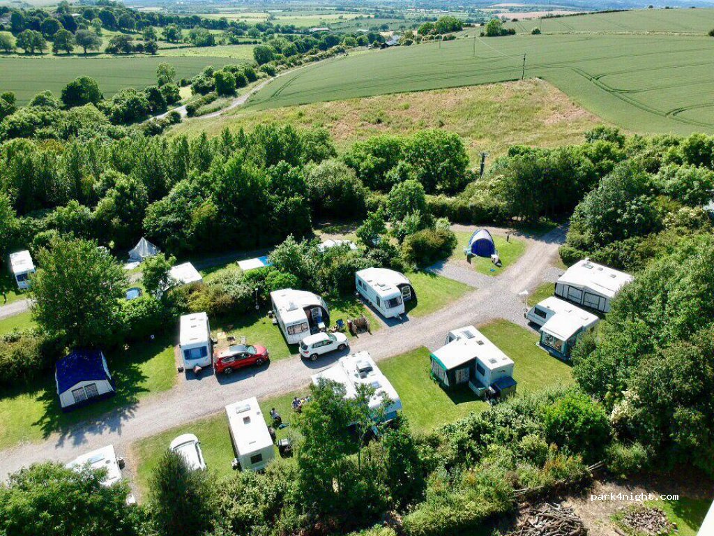 Strawberry Hill Farm Camping and Caravan Park — foto