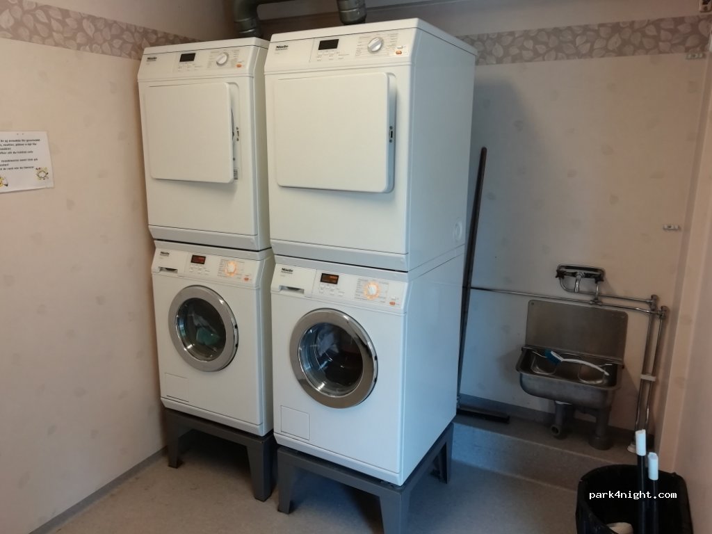 (760 15) Gräddö - 9 Skepparvägen — foto 2