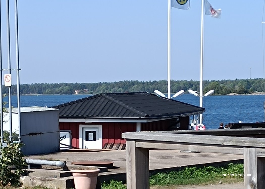 (760 15) Gräddö - 9 Skepparvägen — foto 4