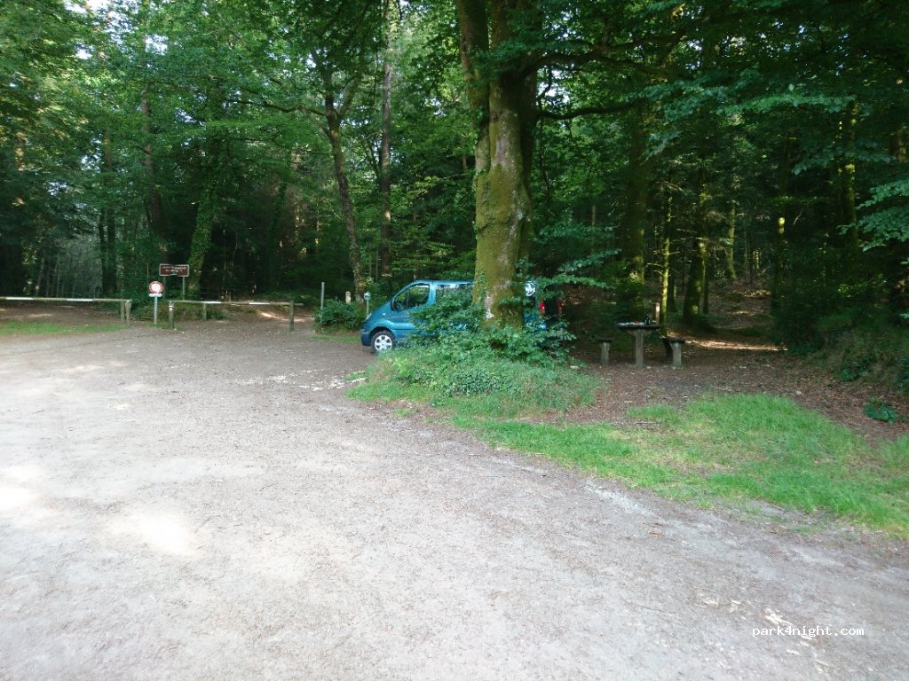 (29690) Huelgoat - 51 Route de Berrien — foto