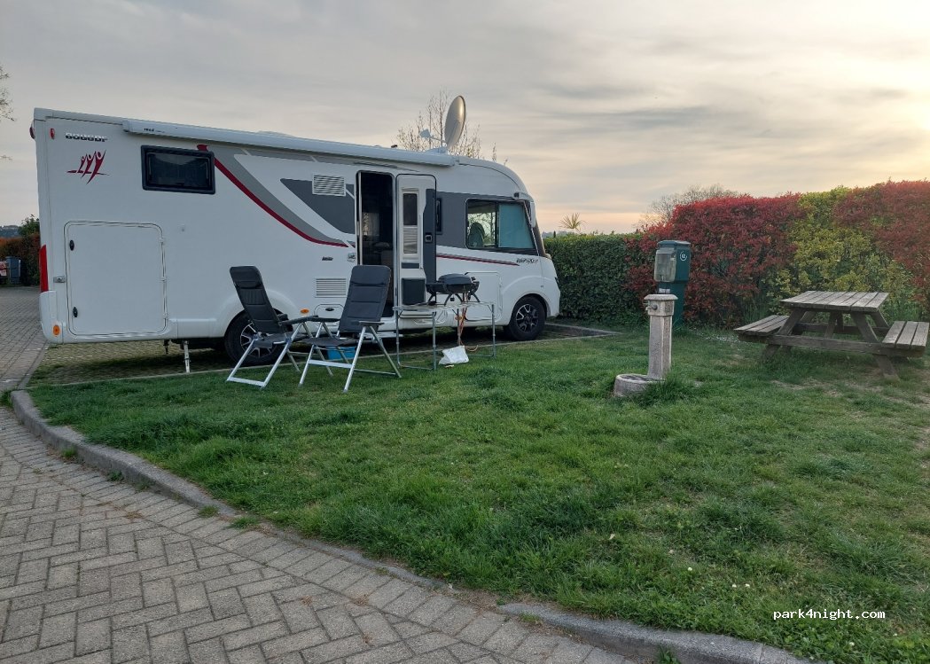 Area Sosta Camper Gavirate — foto 3