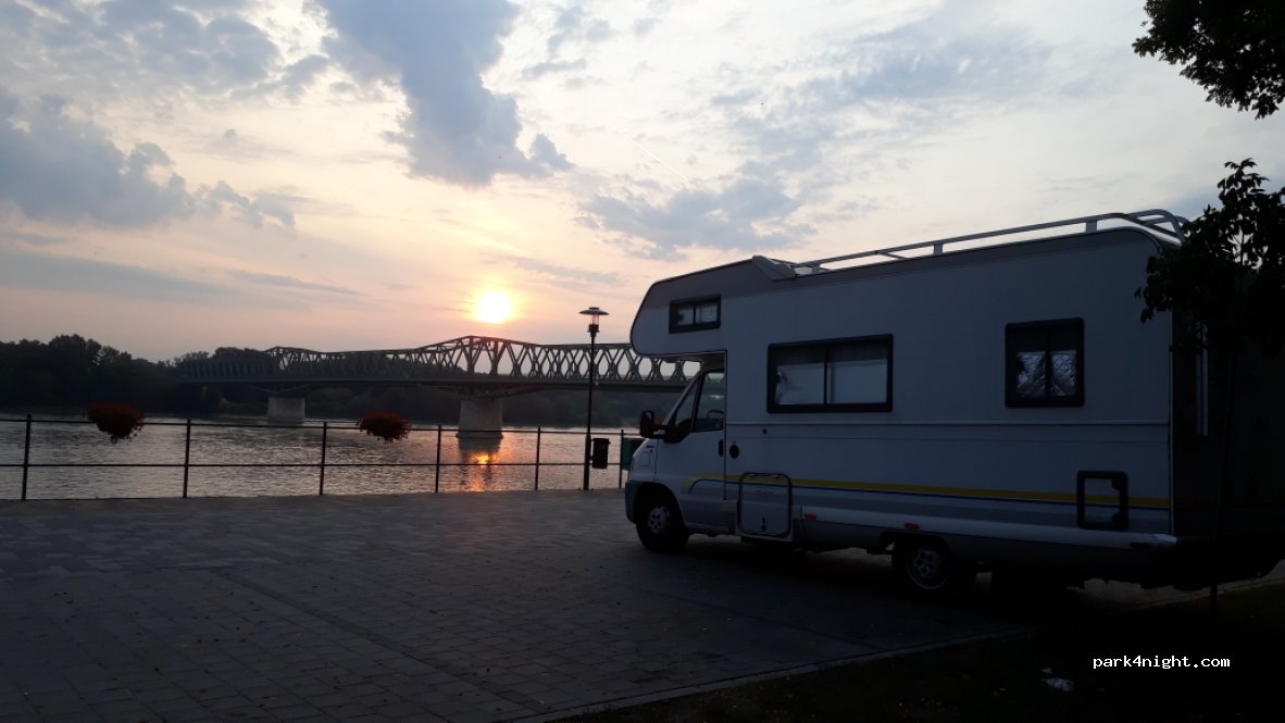 (7020) Dunaföldvár - 25 Hősök tere — foto 2