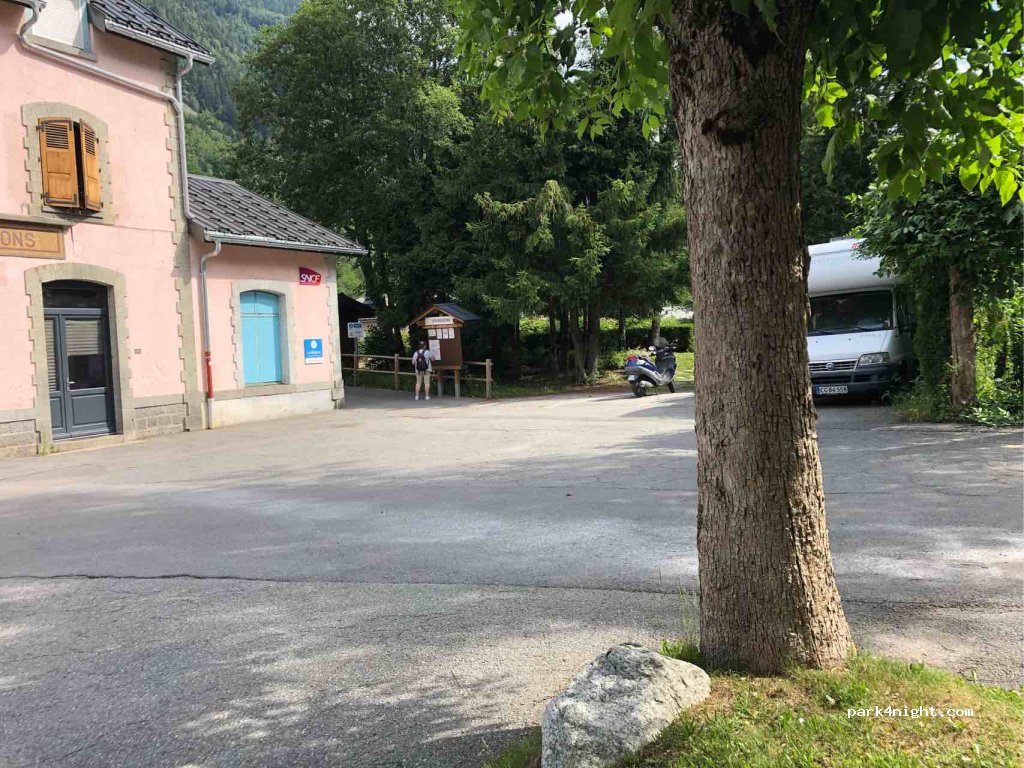 (74400) Chamonix-Mont-Blanc - Chemin de la Vigne and Route des Bossons — foto