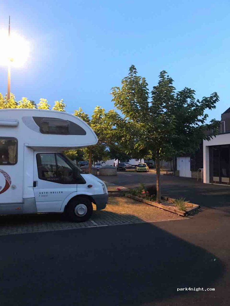 (44118) La Chevrolière - 9 Place Saint-Martin — foto