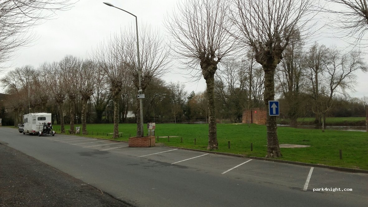 (41300) Salbris - 2-6 Rue de l'Abreuvoir — foto